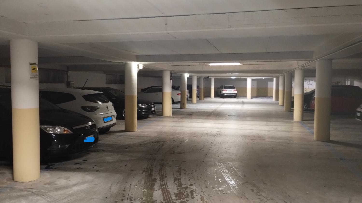 parcheggio-2-DQ9PbY.jpg